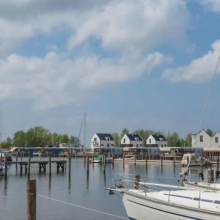 Houseboat In Peenemuende Bådhotel *